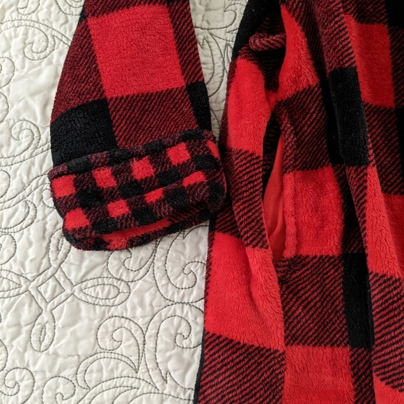 Secret Treasures Robe - Picture 2 of 7